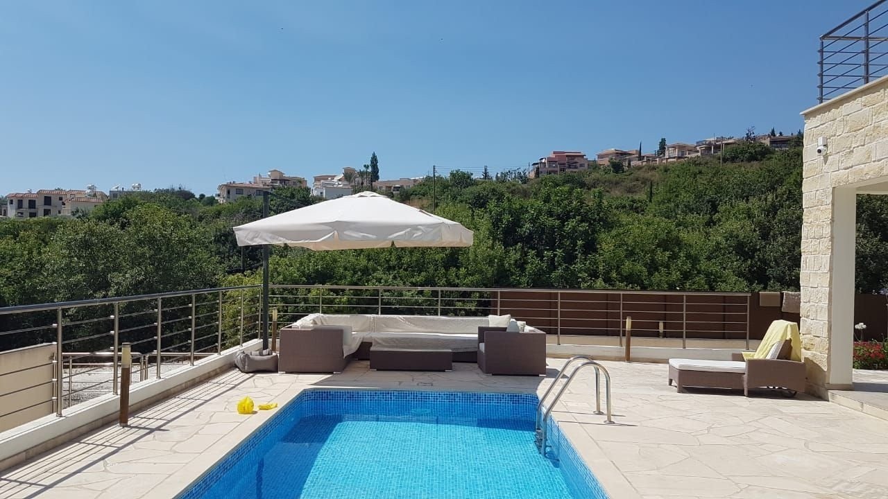 2 Storey 3 Bedrooms 3 bathtoom beautiful Villa with private swimming pool 7x3,5, fully furnished and equipped,
heated floors, barbeque ares, giverex