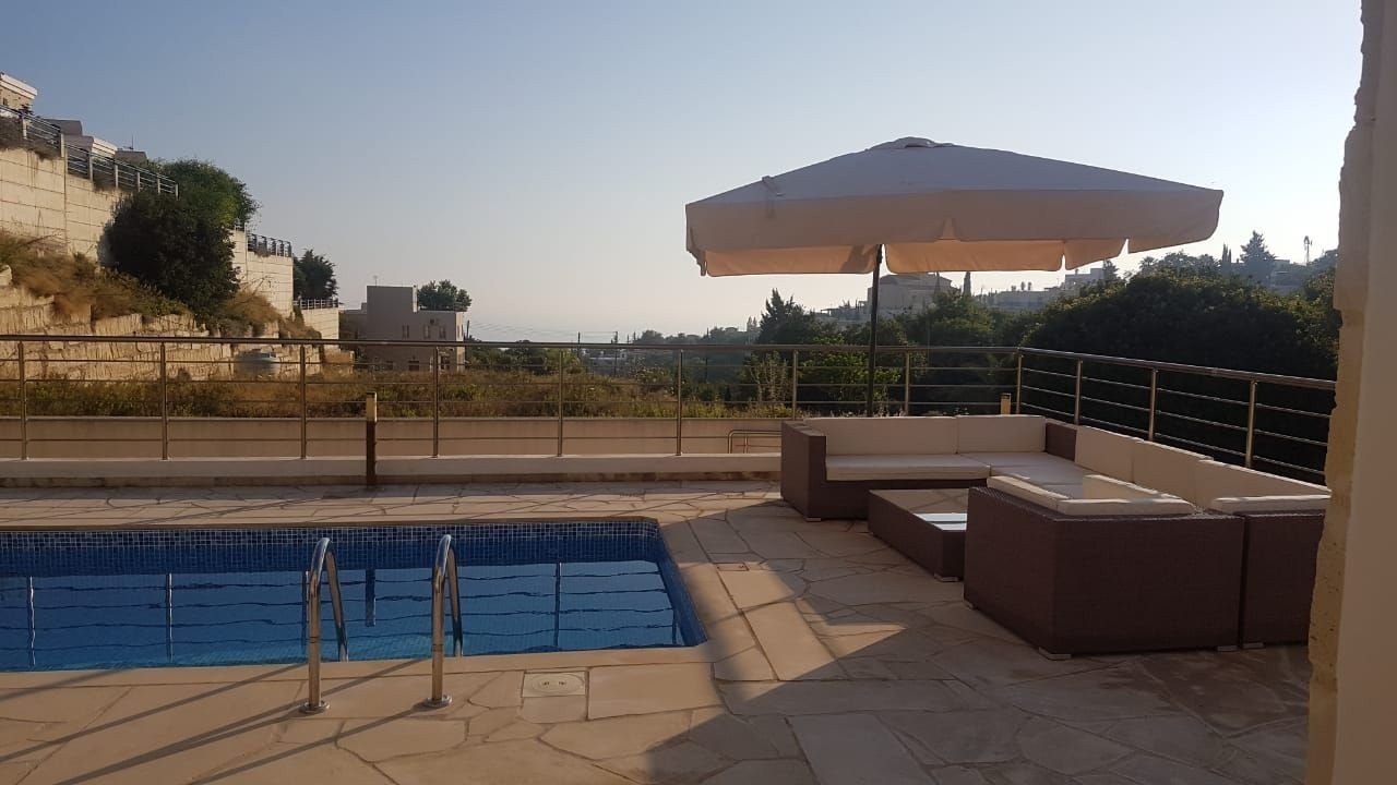 2 Storey 3 Bedrooms 3 bathtoom beautiful Villa with private swimming pool 7x3,5, fully furnished and equipped,
heated floors, barbeque ares, giverex