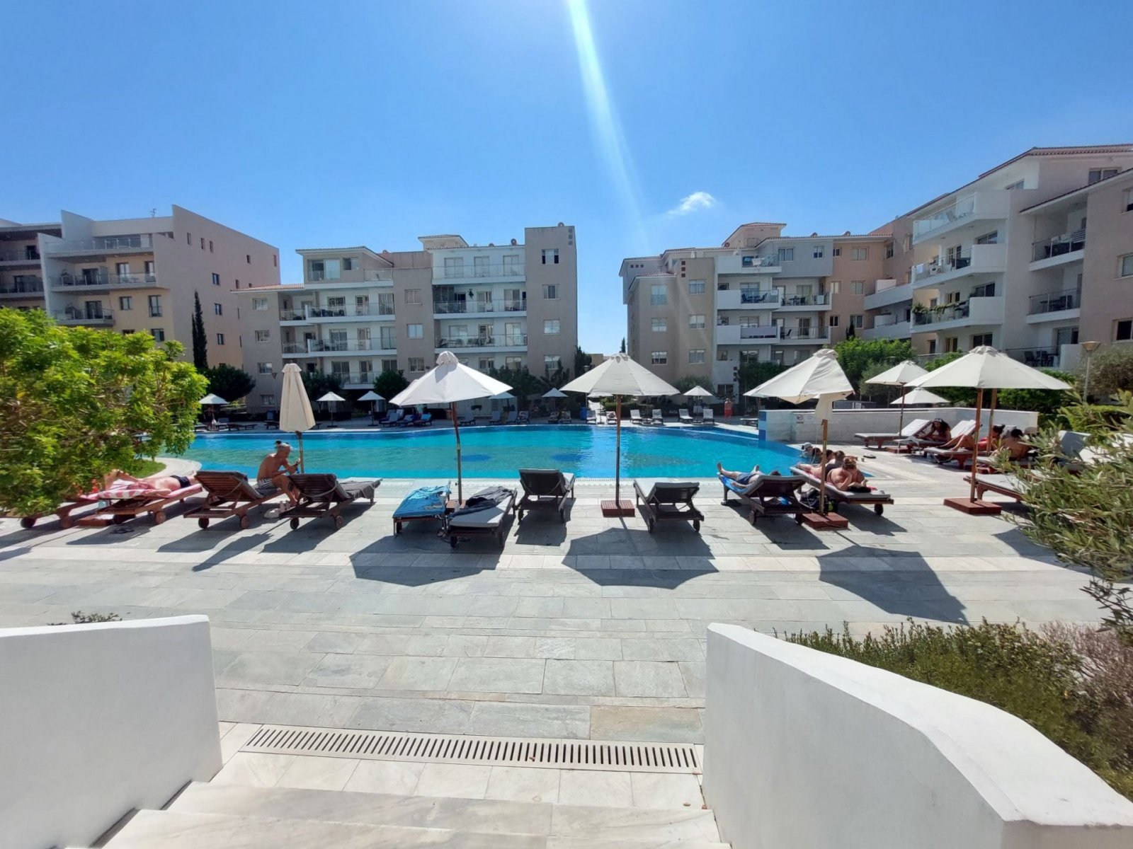 3 Bedrooms 2 bathrooms Apartment on 1st floor, fully furnished and equipped, communal swimming pool, lift, storage, parking space, facilities of Ely