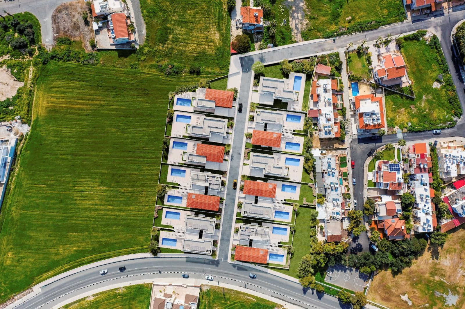 An exclusive development of modern high-end residences located in the popular Larnaca bay –
in close proximity to Larnaca’s beach road. Sun Valley res
