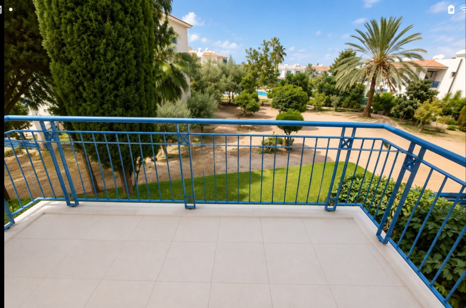 For sale: Detached villa in the popular area of Kato Paphos - Universal. This well-maintained resale property offers a generous internal space of 138