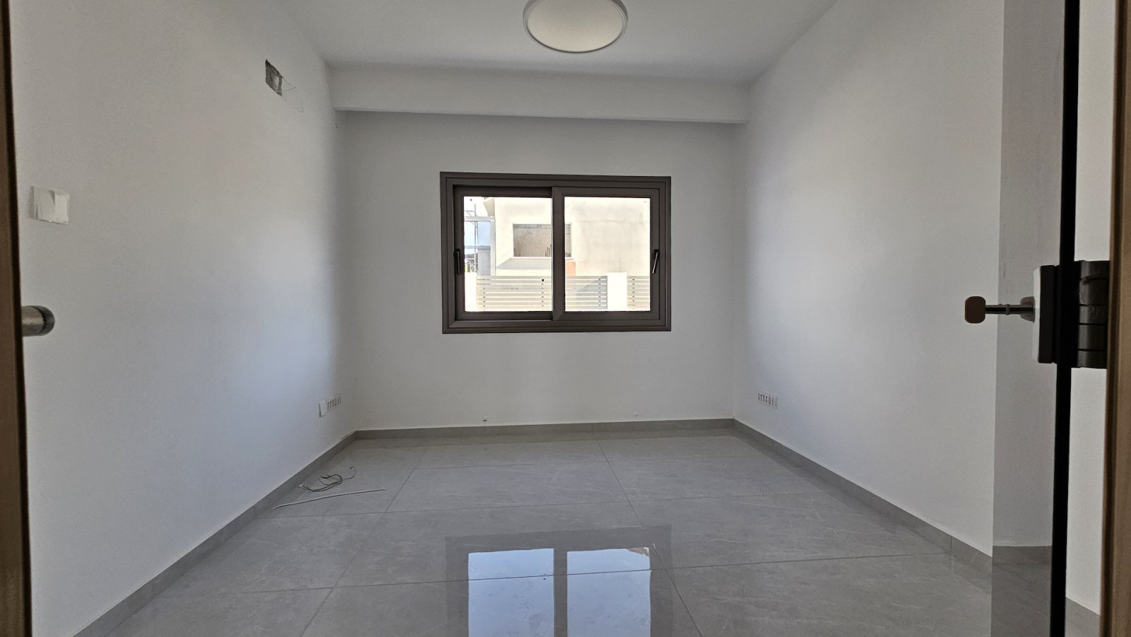 Beachfront Villa for Sale in Chloraka, Paphos – Next to Sandy Beach
Exclusive Beachfront Villa for Sale in Chloraka, Paphos, ideally located right on