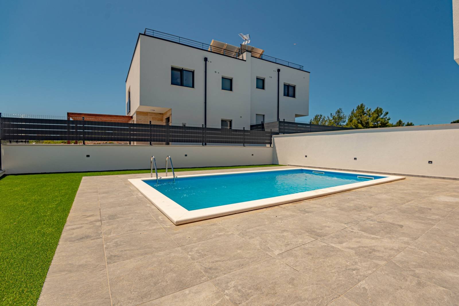 564965 - Villa in Vodice