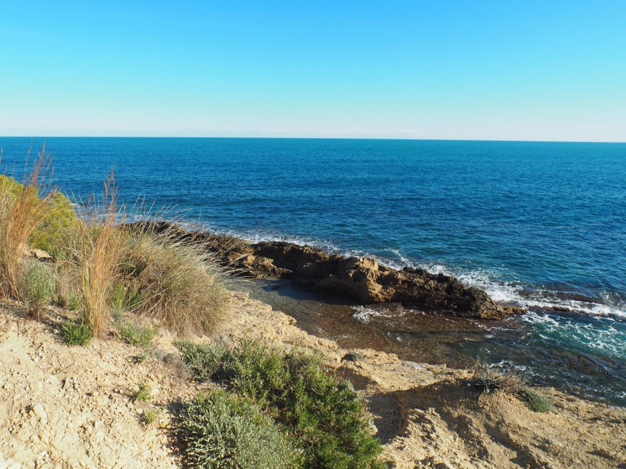 Emplacement en front de mer exclusif : terrain à bâtir avec une vue panoramique à couper le souffle et un accès direct à l'eau ! Emplacement en front de mer exclusif : terrain à bâtir avec une vue panoramique à couper le souffle et un accès direct à l'eau !