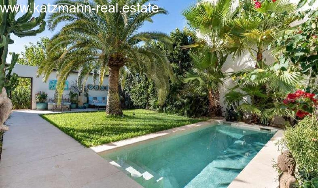 Pas de modifications dans le texte !Un paradis tropical avec un jardin exotique - votre refuge de vacances personnel à la maison ! Pas de modifications dans le texte !Un paradis tropical avec un jardin exotique - votre refuge de vacances personnel à la maison !