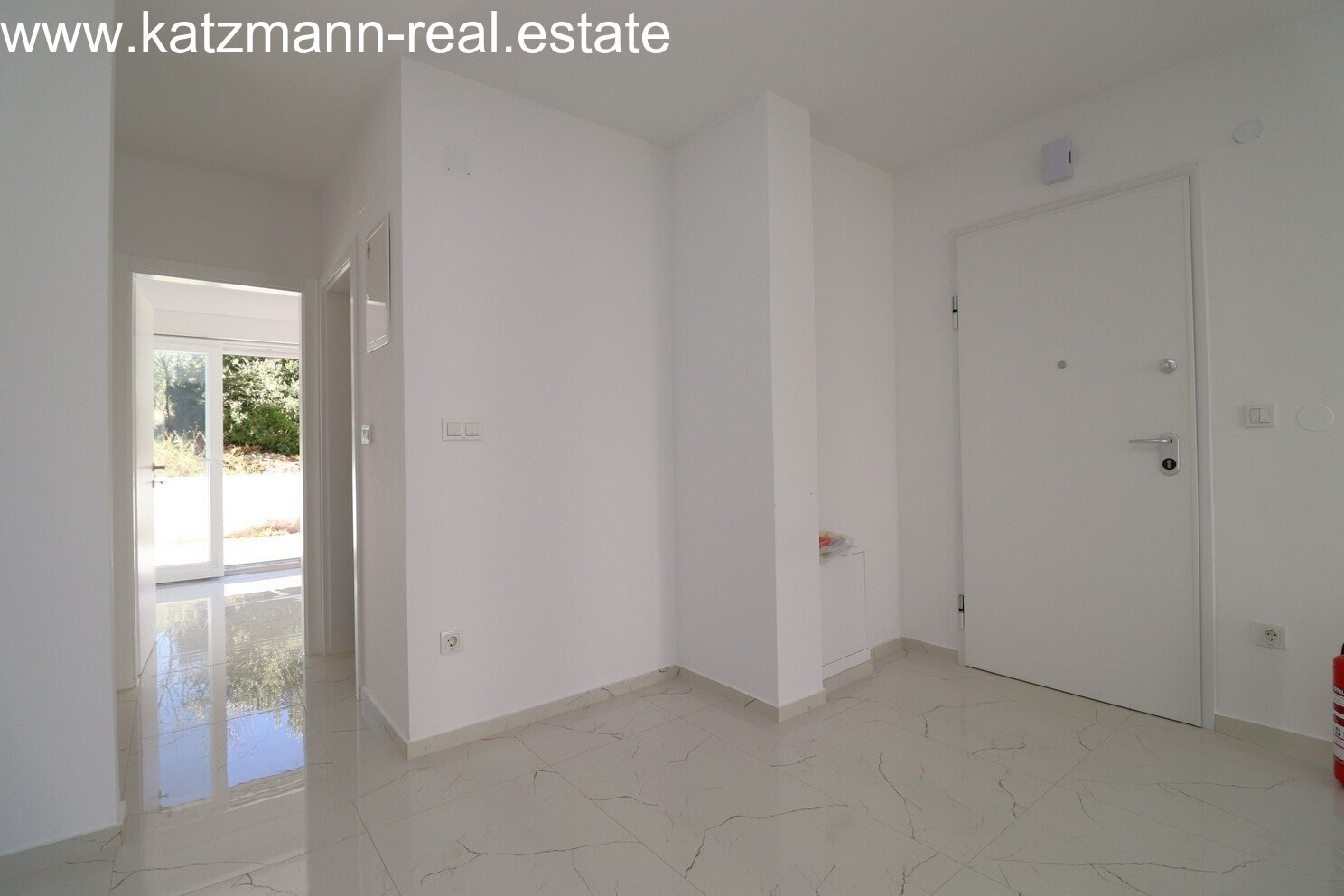 Neubau-Erdgeschosswohnung mit Garten in Strandnähe - Žaborić