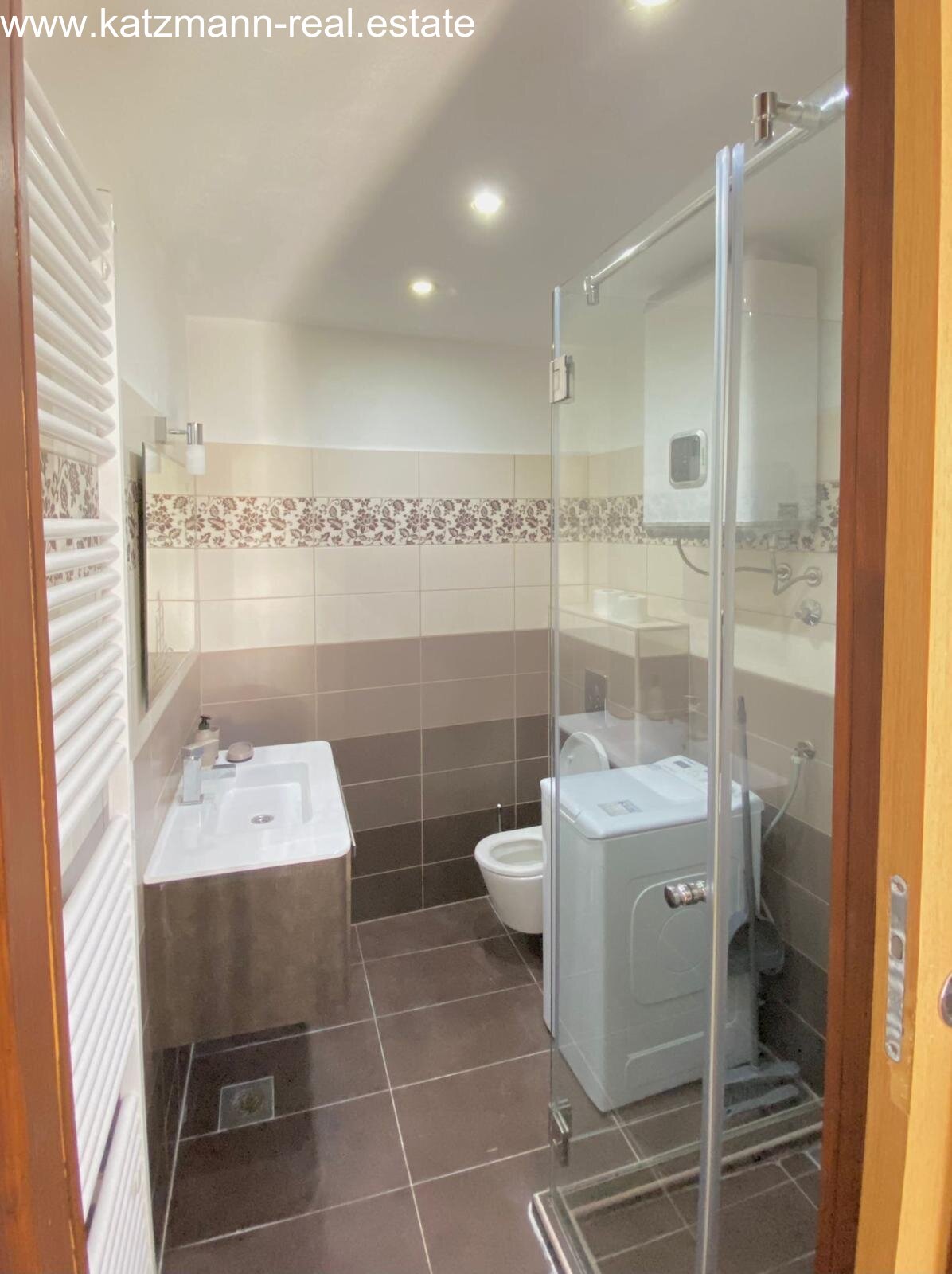 Renoviertes Steinhaus mit Geschäftsraum in der Altstadt - Vodice