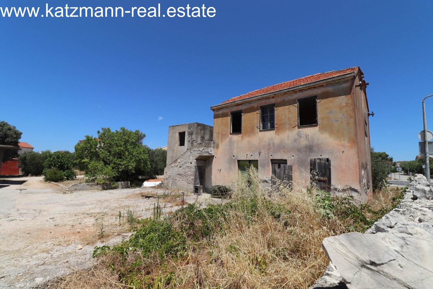 Renovierungsobjekt in Strandnähe - Brodarica