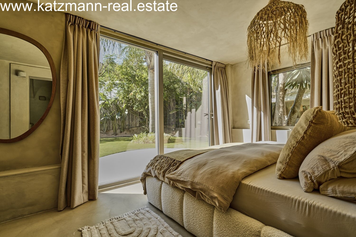 Yin Yang – Villa in Can Furnet