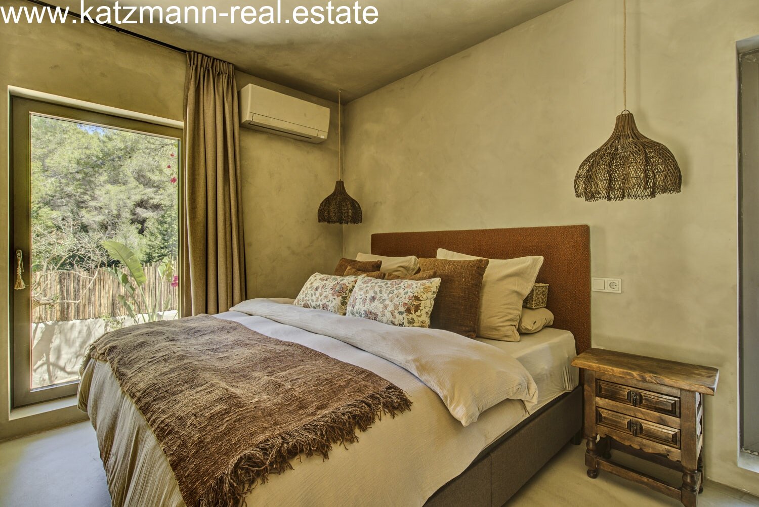 Yin Yang – Villa in Can Furnet