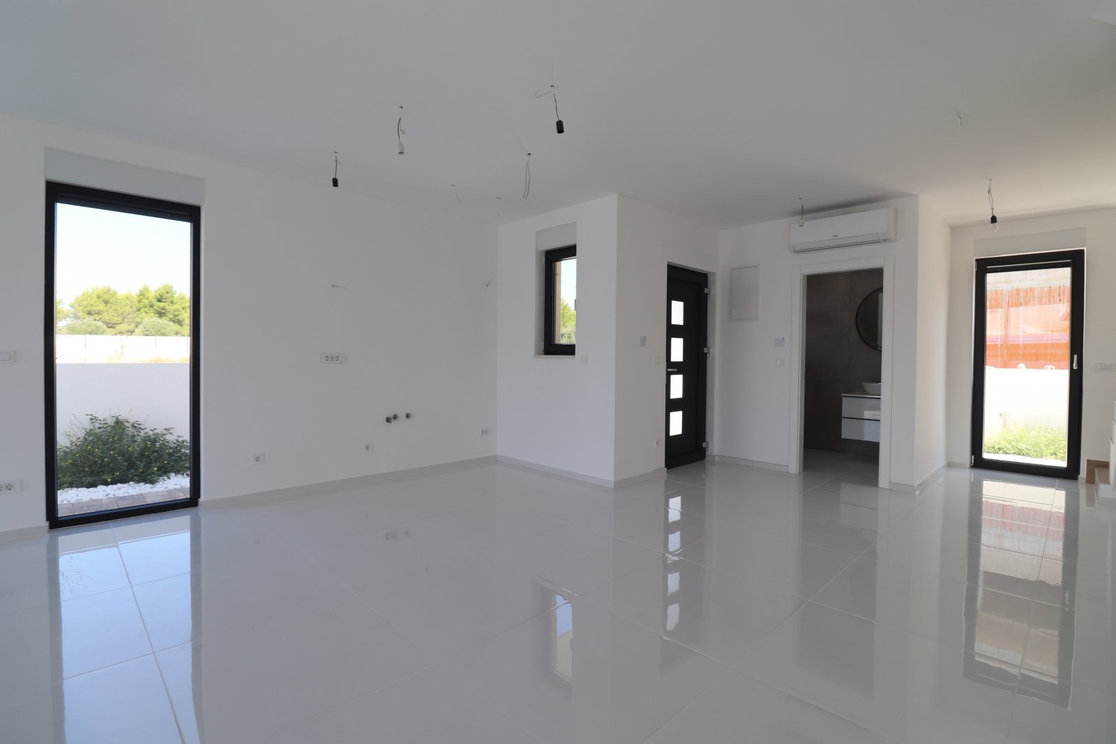 303279 - Villa in Vodice