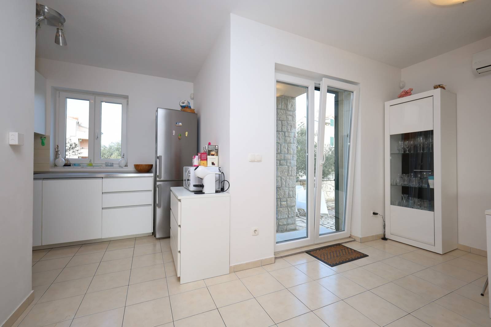 571368 - Villa in Vodice