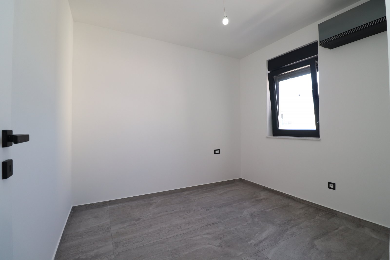 273700 - Wohnung in Murter