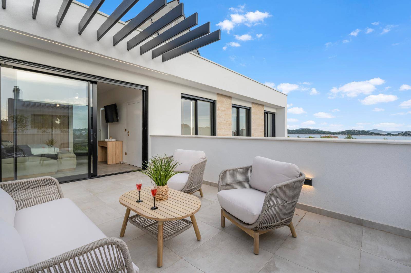 577504 - Villa in Tribunj