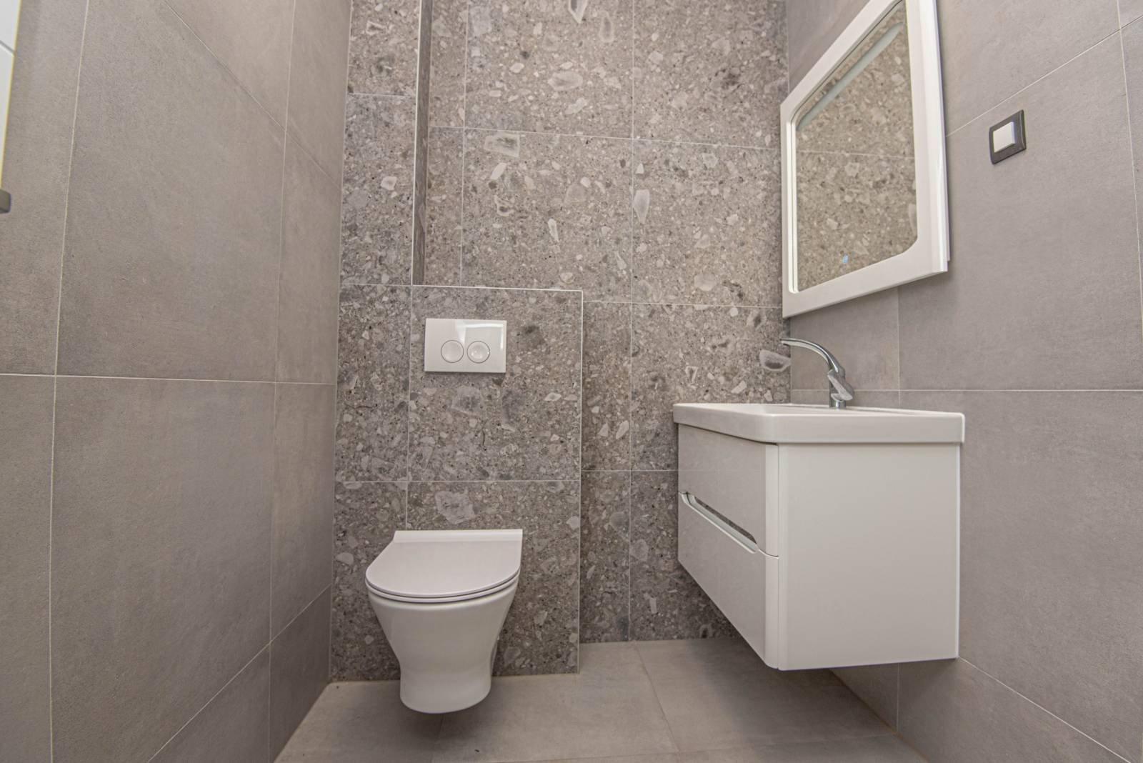 564961 - Villa in Vodice