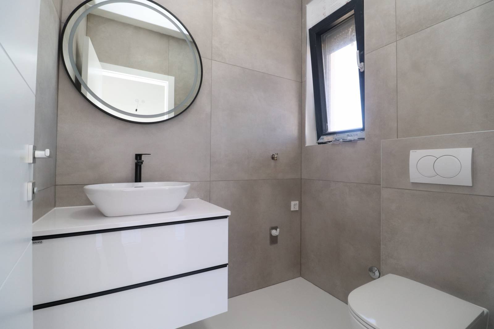 520548 - Villa in Vodice