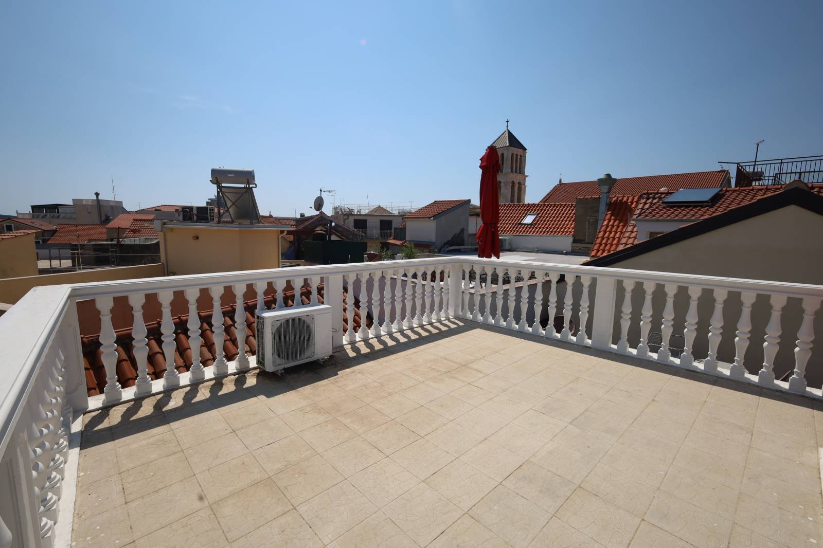 648424 - Villa in Vodice