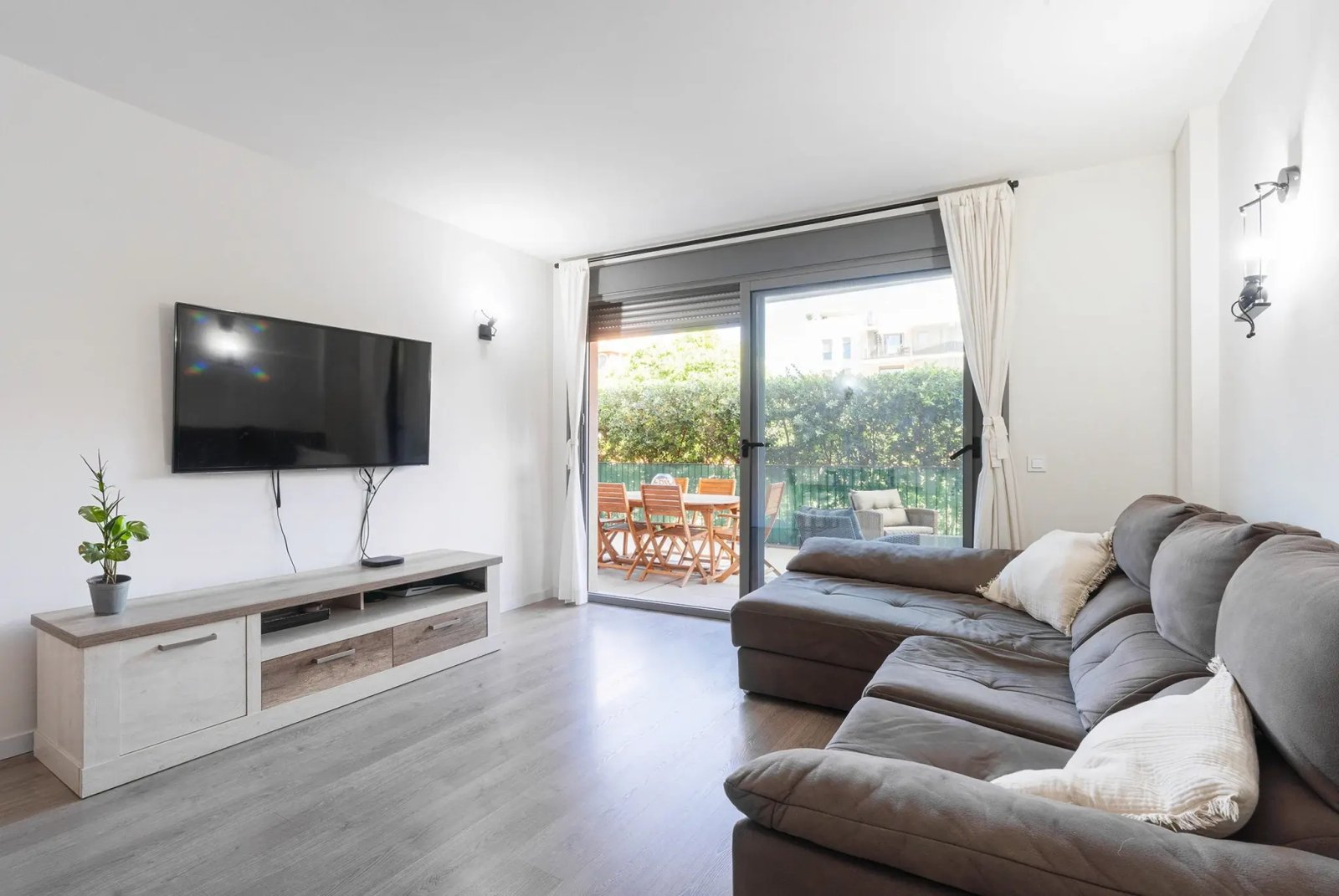 Modernes Wohnen in Palma – Elegante 5-Zimmer Eigentumswohnung mit nachhaltiger Solarheizung