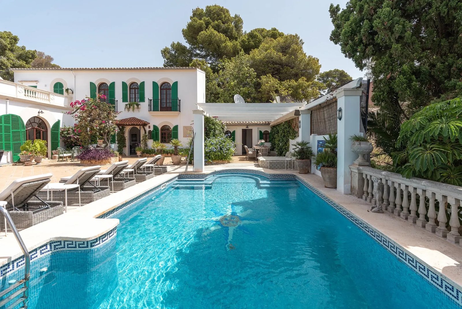 Exklusives Wohnen in Cala Major – Modernisiertes 5-Zimmer Haus mit Pool und Klimaanlage