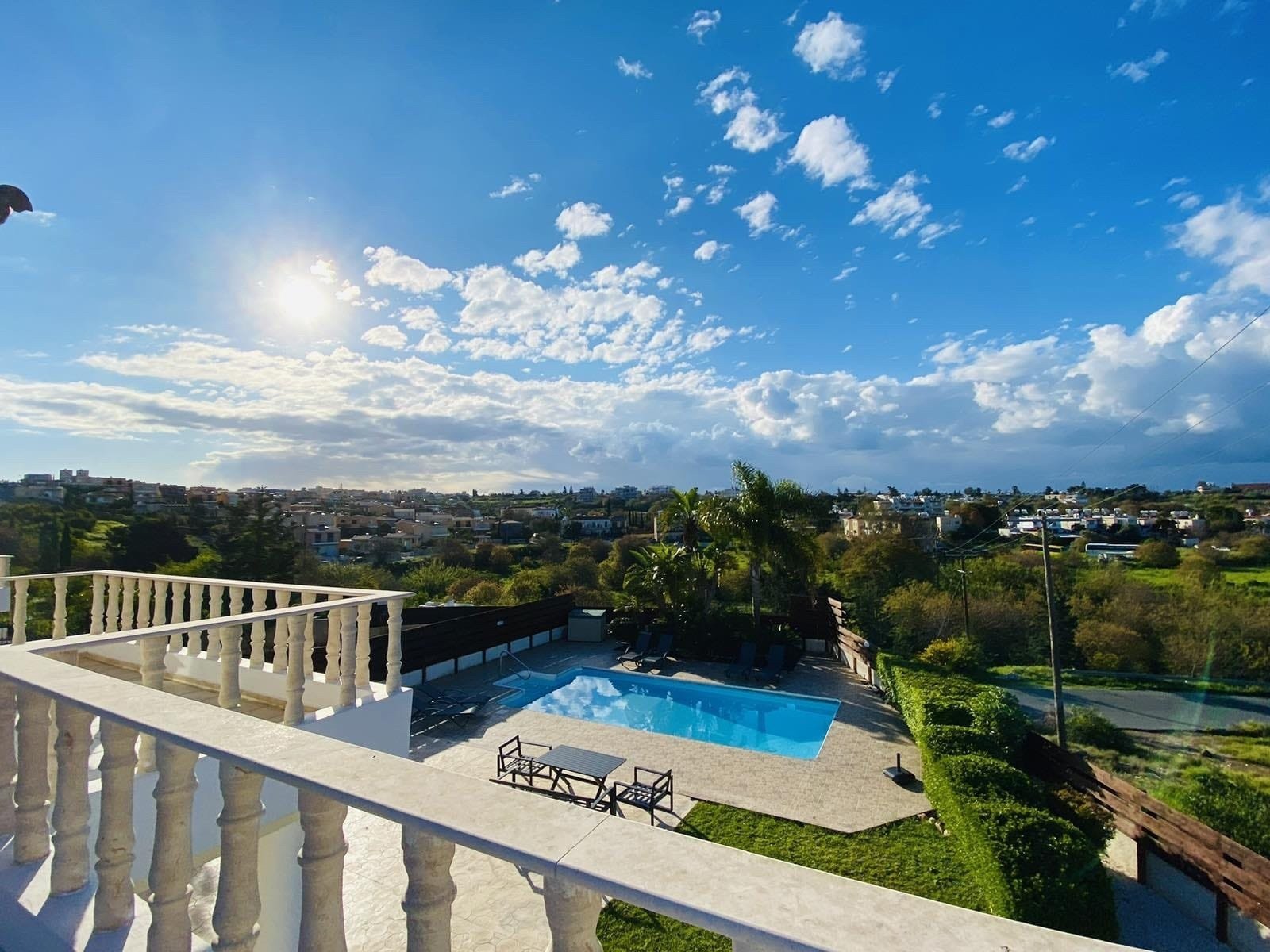 Resale
This 5 bedroom villa is located in lower Chloraka -Pafos.
The entrance, dining room, 2 living rooms, kitchen, 2 bathrooms, kitchennete, & 1