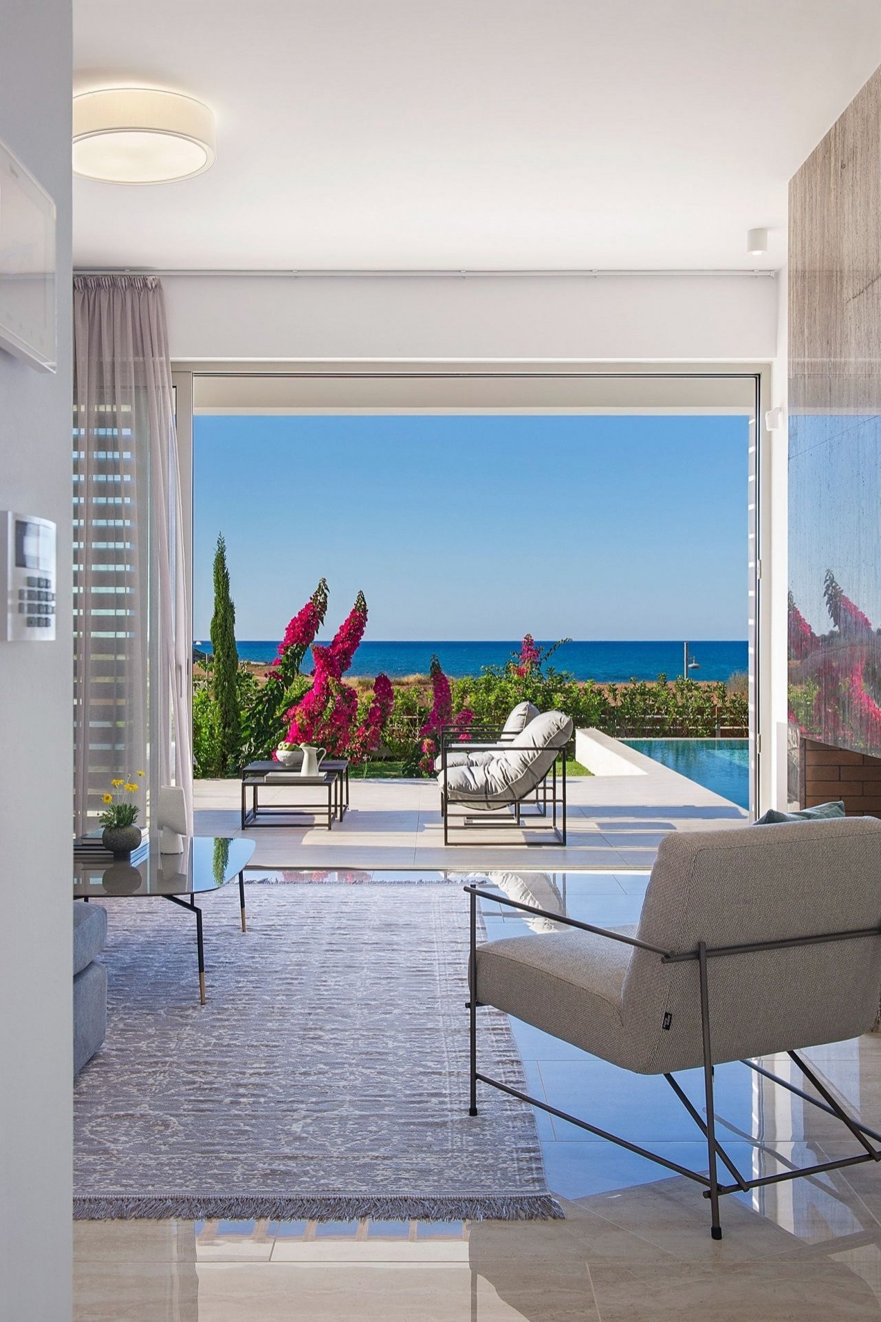 Located in the most beautiful and unspoilt part of the country.
In Polis Latsi natural area
— A luxury gated community.
— Private and quiet living.