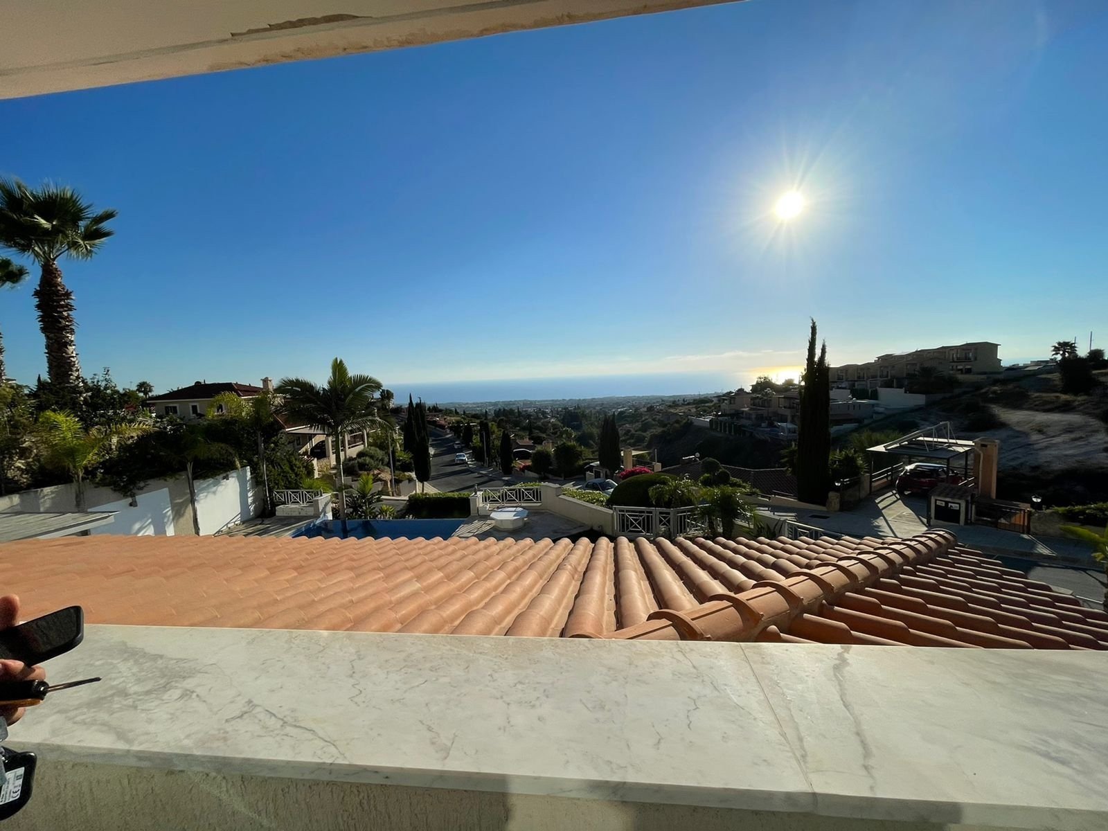 Beatifull villa in Tala offering panoramic sea views
Five bedrooms on suite
Underfloor heating
Heating panels at the walls
Fully equipped kitche