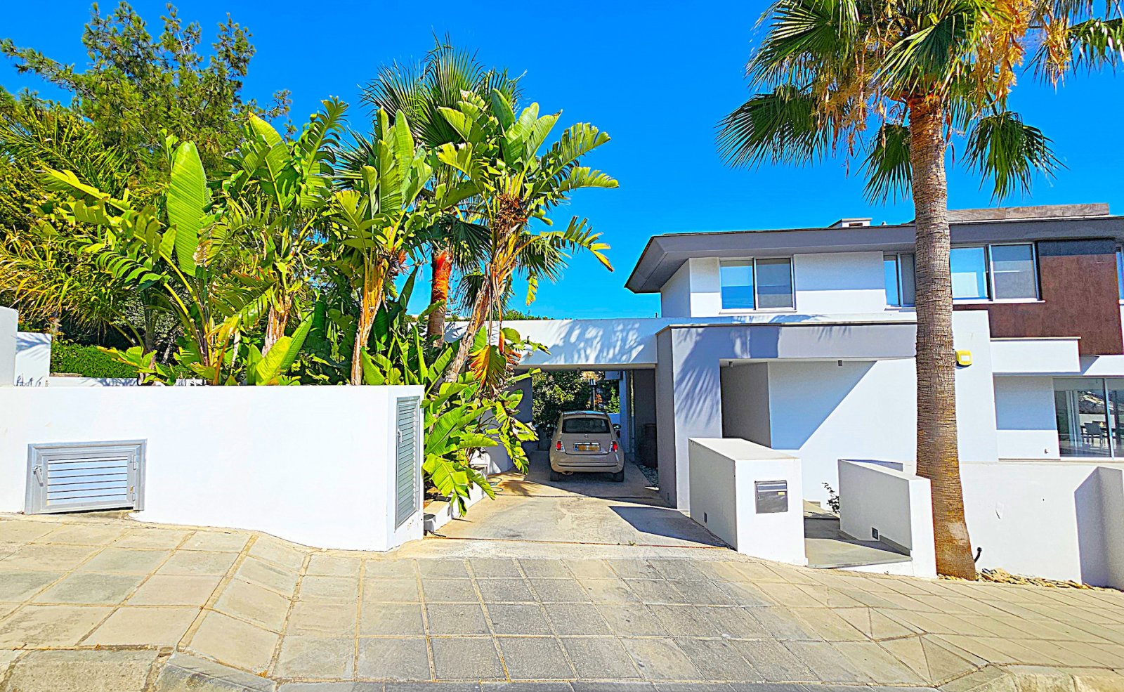 Modern 5-Bedroom Villa for Sale in Konia, Paphos – Ideal Investment in Cyprus
Discover this exceptional villa for sale in Konia, Paphos, offering the