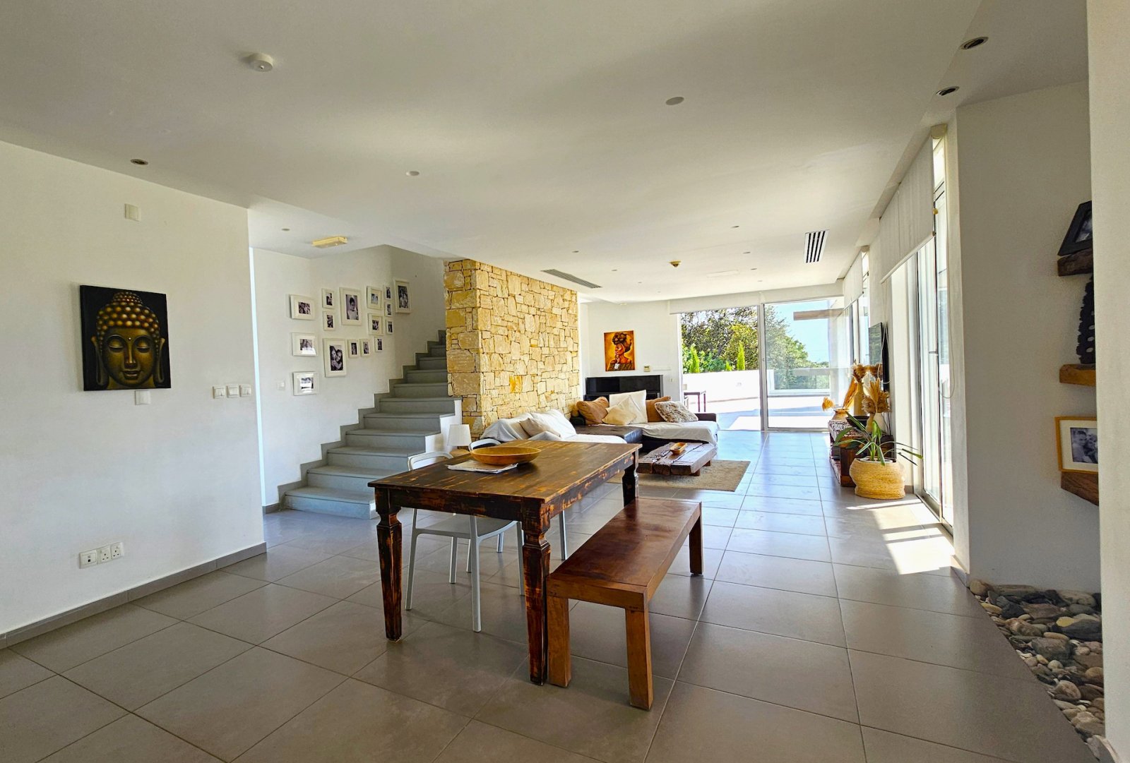 Modern 5-Bedroom Villa for Sale in Konia, Paphos – Ideal Investment in Cyprus
Discover this exceptional villa for sale in Konia, Paphos, offering the