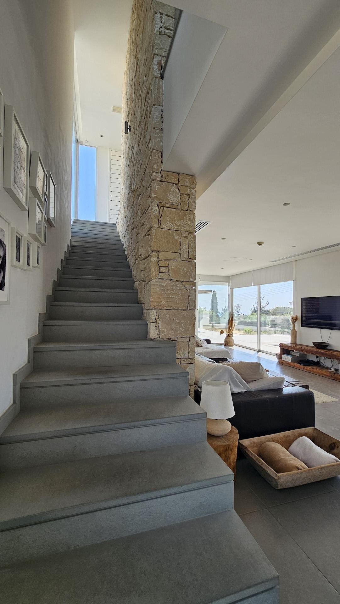 Modern 5-Bedroom Villa for Sale in Konia, Paphos – Ideal Investment in Cyprus
Discover this exceptional villa for sale in Konia, Paphos, offering the