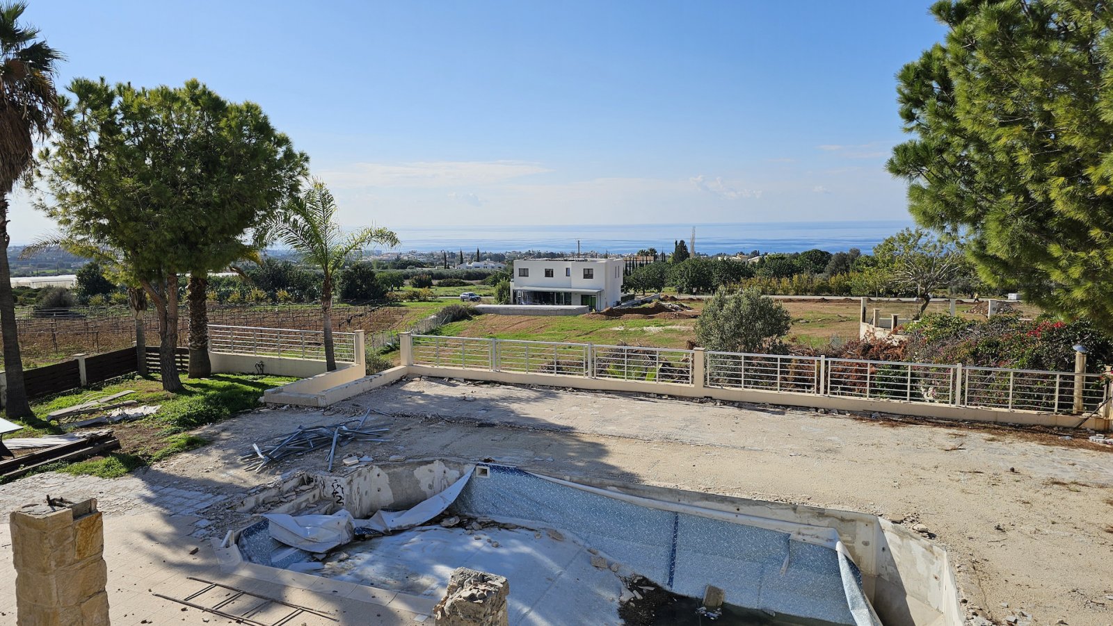 Modern 4-Bedroom Luxury Villa for Sale in Tala, Paphos – Contemporary Design & Prime Location
THE VILLA IS UNDER FULL RECONSTRUCTION - Delivery 17-18