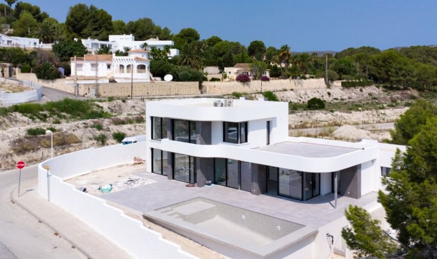 EigenschapsomschrijvingWelkom in deze charmante moderne chalet, instapklaar en gelegen in het gewilde gebied van Benimeit, in Moraira, Alicante. De...