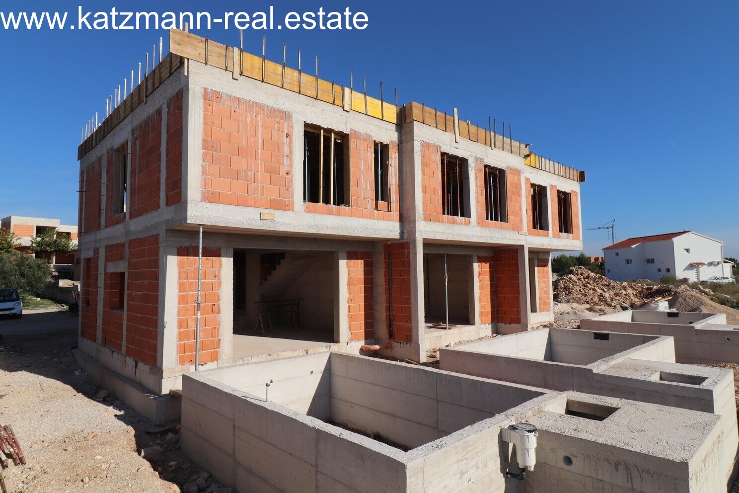 Moderne Doppelhaushälfte mit Pool - Vodice