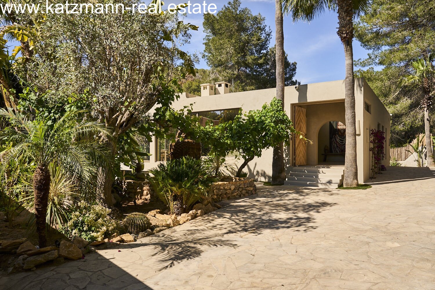 Yin Yang – Villa in Can Furnet