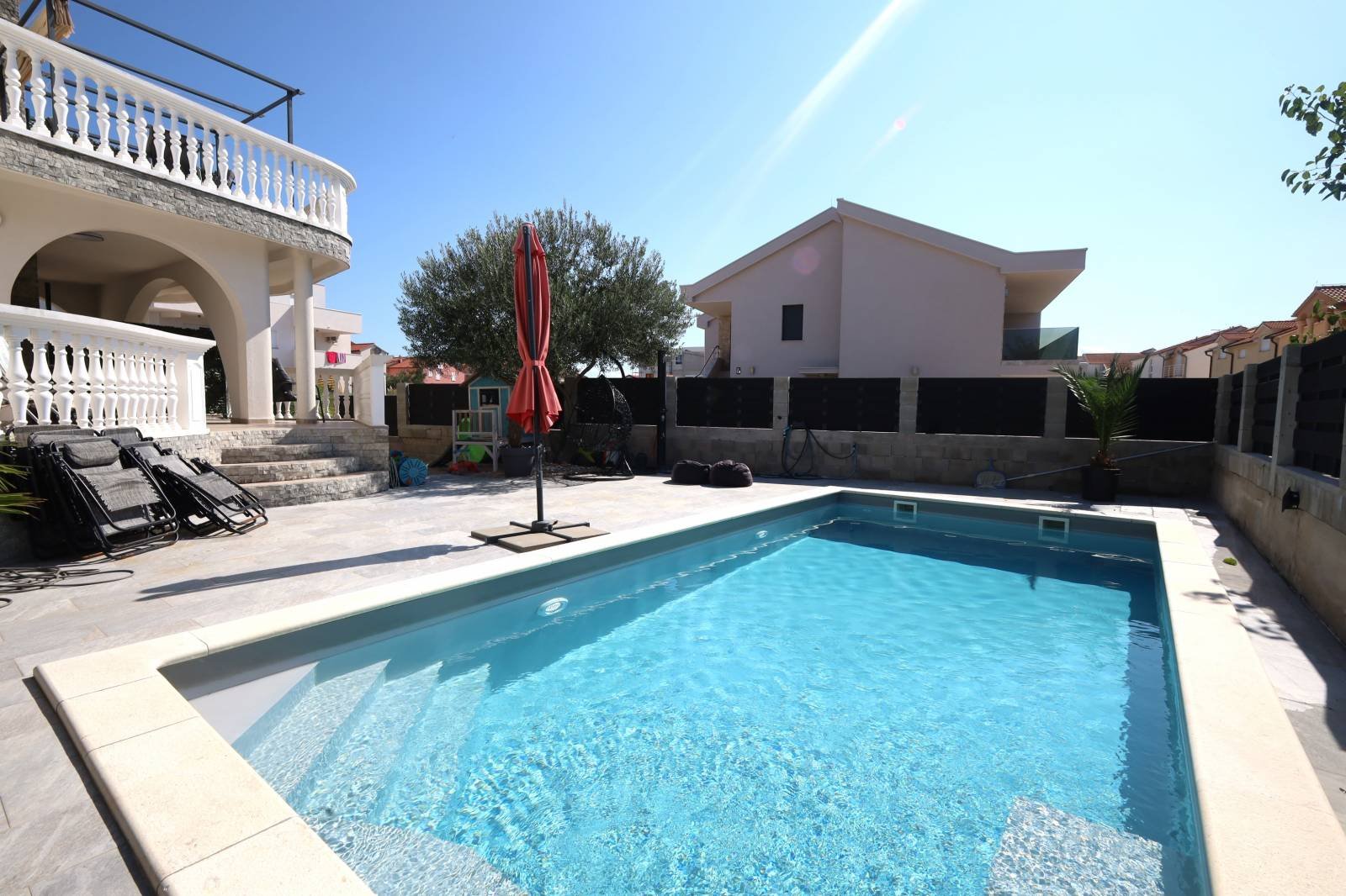 621077 - Villa in Vodice