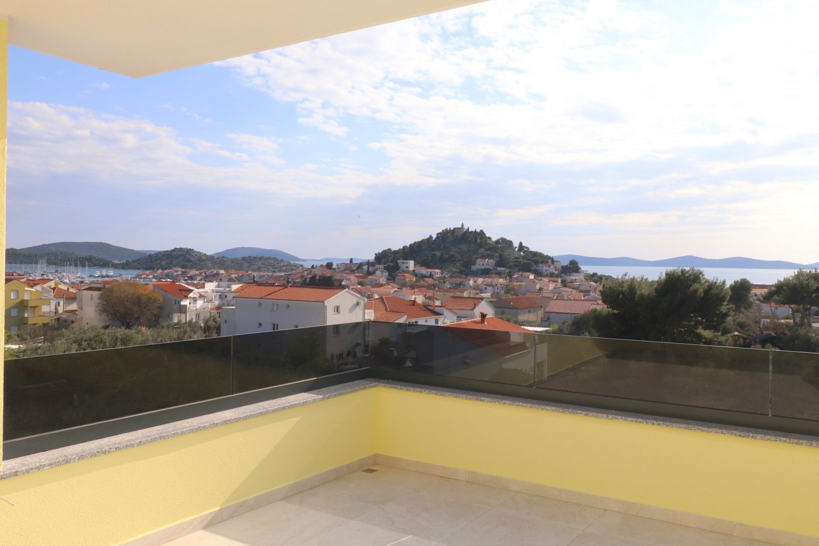 277086 - Villa in Tribunj