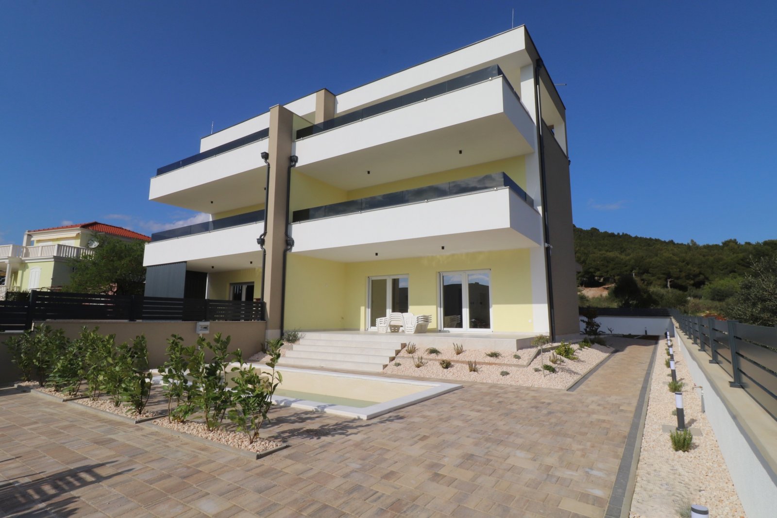 277086 - Villa in Tribunj