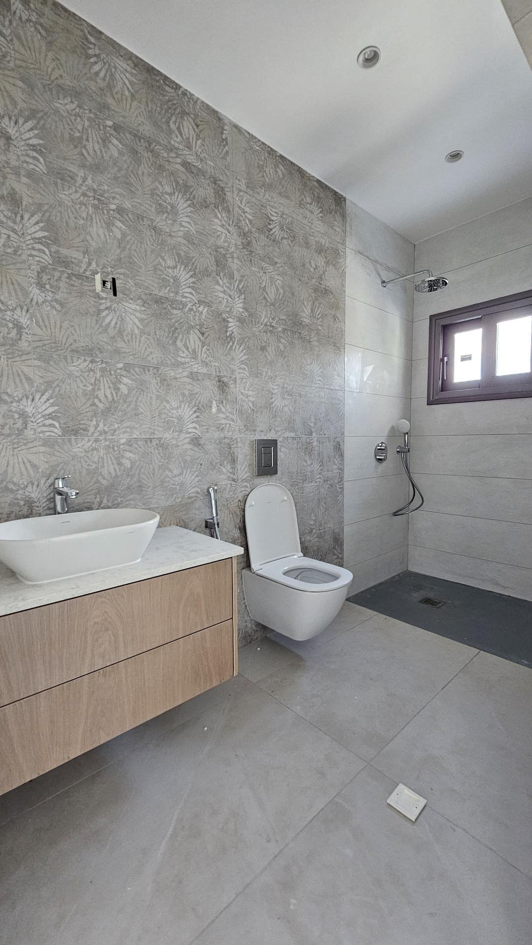 Beachfront Villa for Sale in Chloraka, Paphos – Next to Sandy Beach
Exclusive Beachfront Villa for Sale in Chloraka, Paphos, ideally located right on