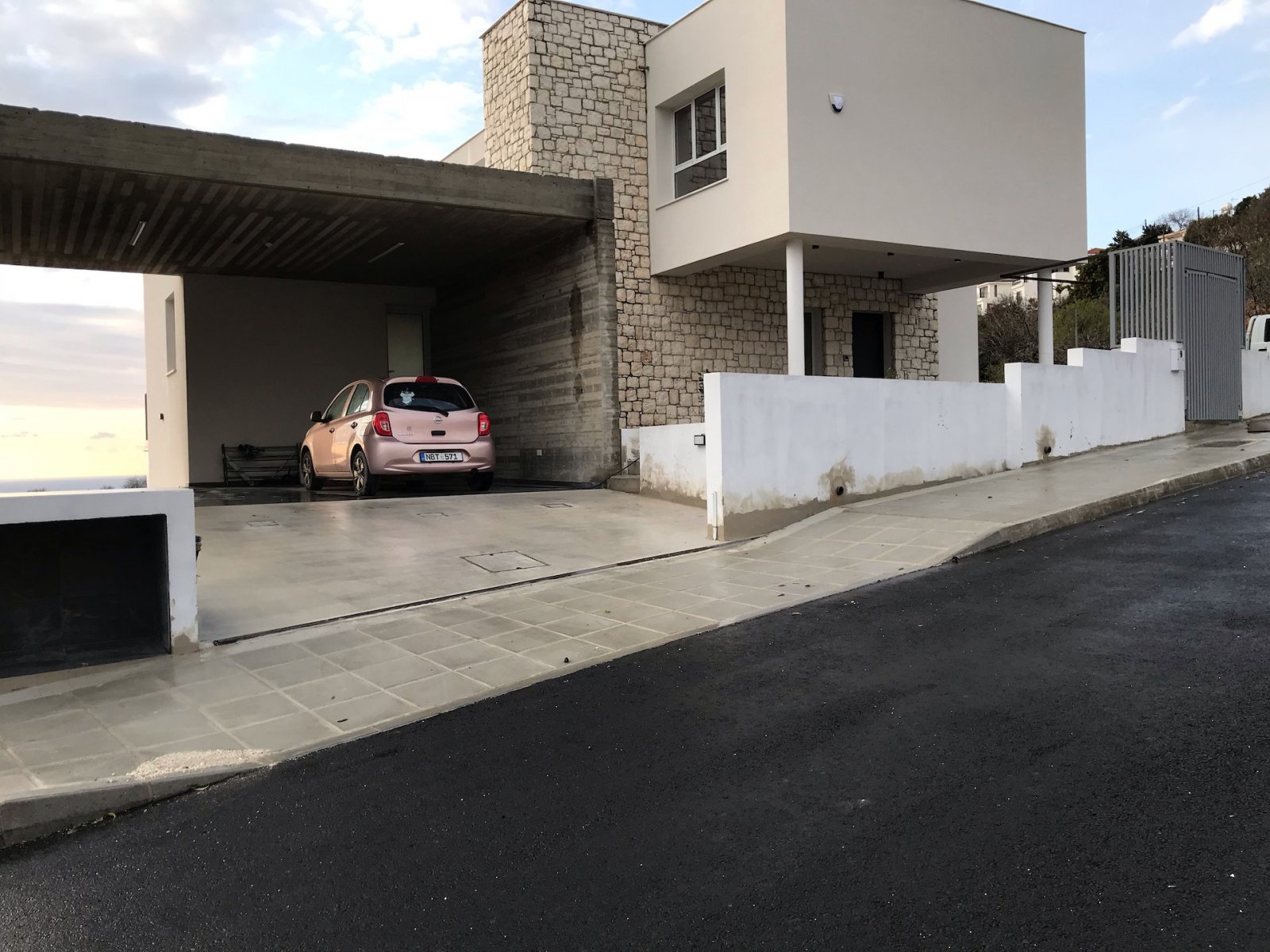 For sale is a stunning detached villa in the peaceful village of Armou. This modern, key ready home offers 230 m2 of internal space, featuring four co