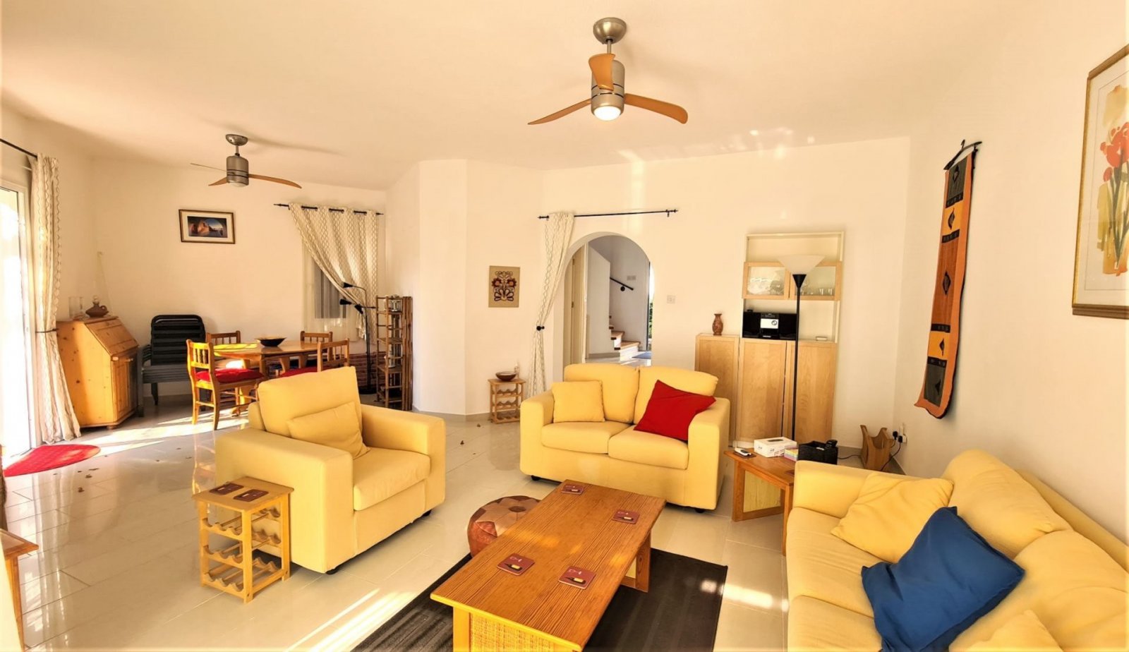 Corner Semi-Detached Villa for Sale in Regina Gardens 1 – Tombs of the Kings, Paphos
Discover this beautiful 3-bedroom corner townhouse villa for sal