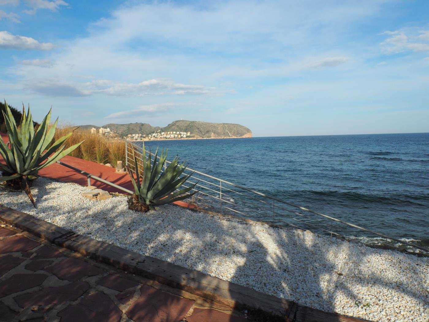 Śródziemorskie rajskie miejsce z zapierającym dech w piersiach widokiem w Moraira