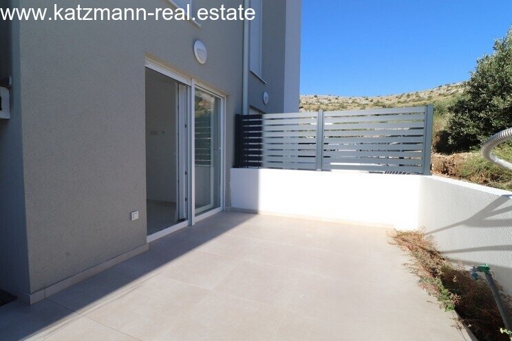 Neubau-Erdgeschosswohnung mit Garten in Strandnähe - Žaborić