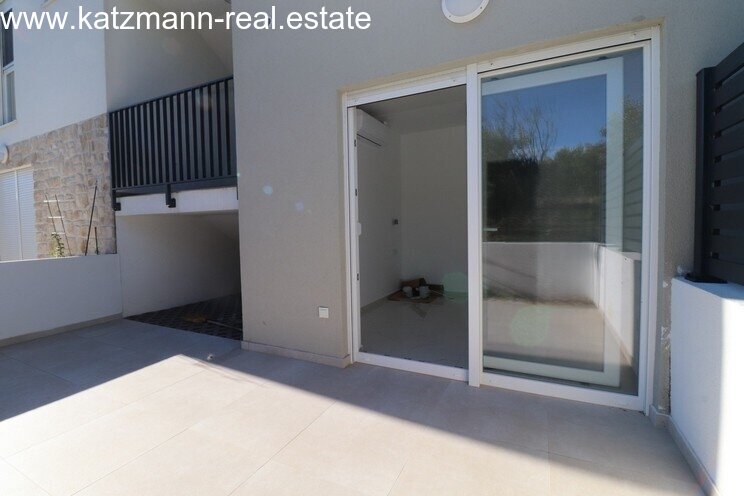 Neubau-Erdgeschosswohnung mit Garten in Strandnähe - Žaborić