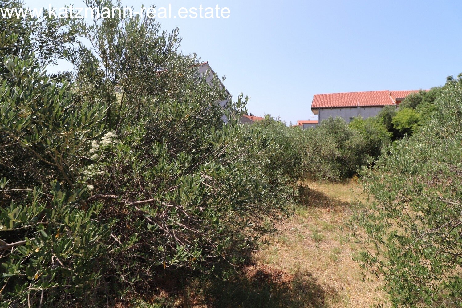 Baugrundstück mit Baugenehmigungsverfahren - Tribunj