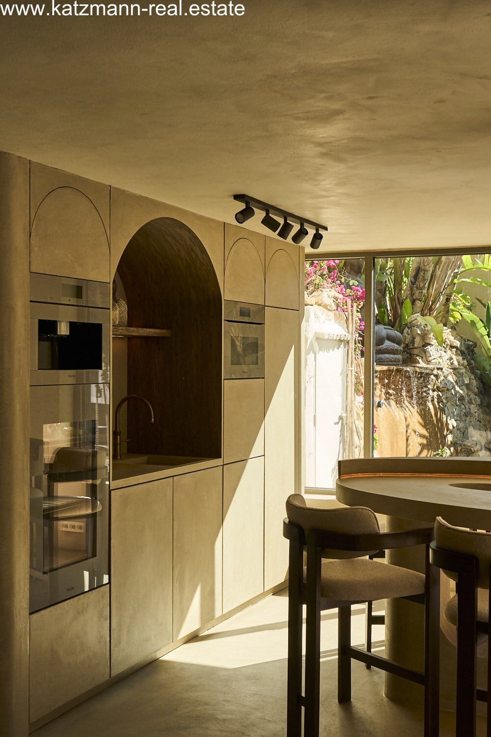 Yin Yang – Villa in Can Furnet