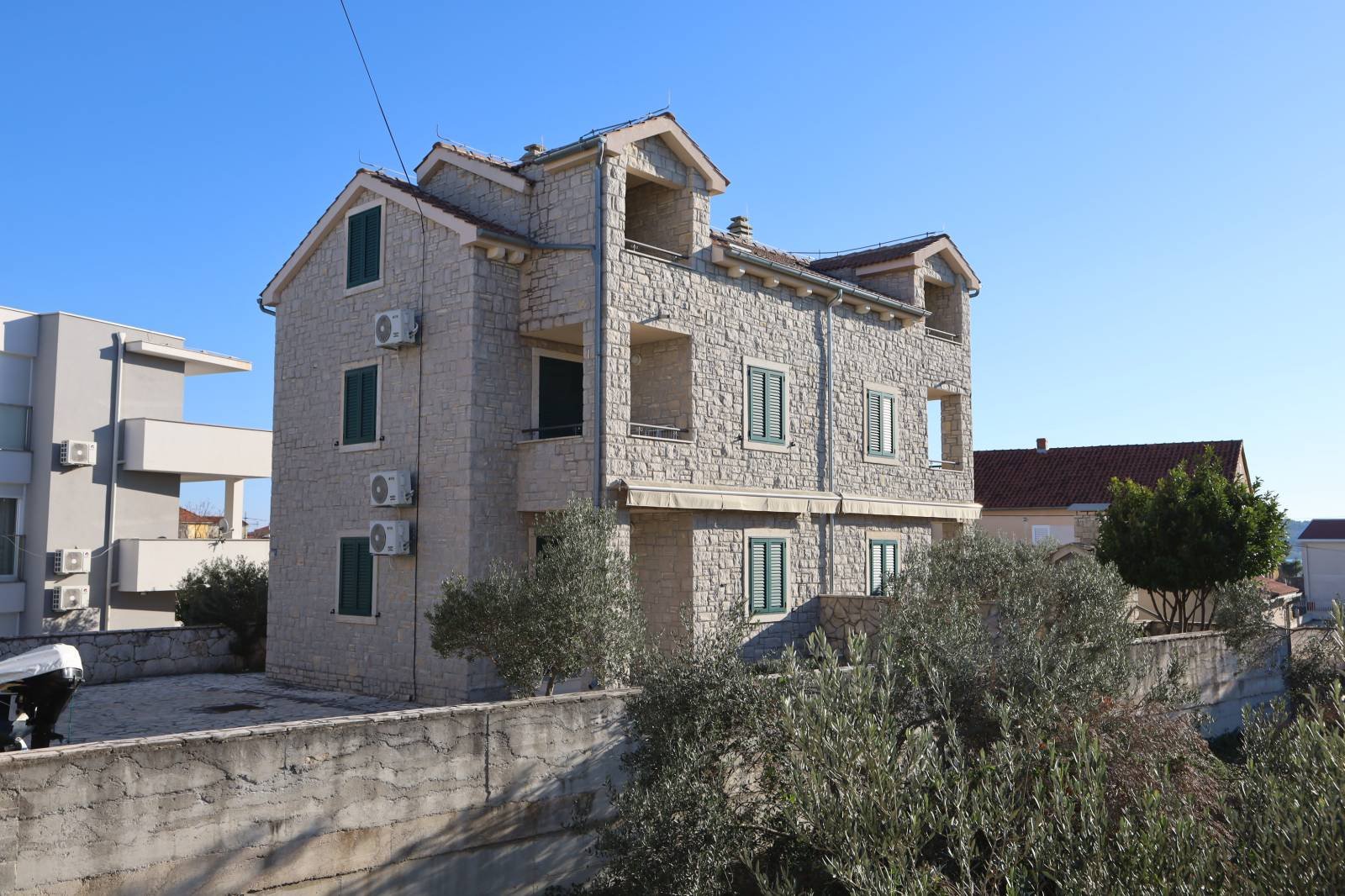 571368 - Villa in Vodice