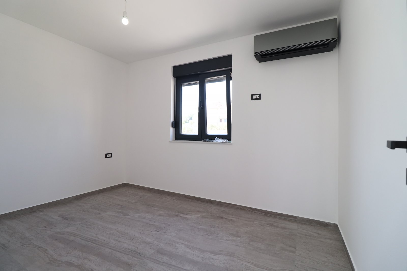 273672 - Wohnung in Murter