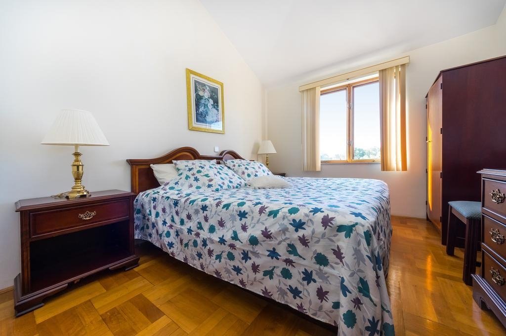 303810 - Villa in Murter