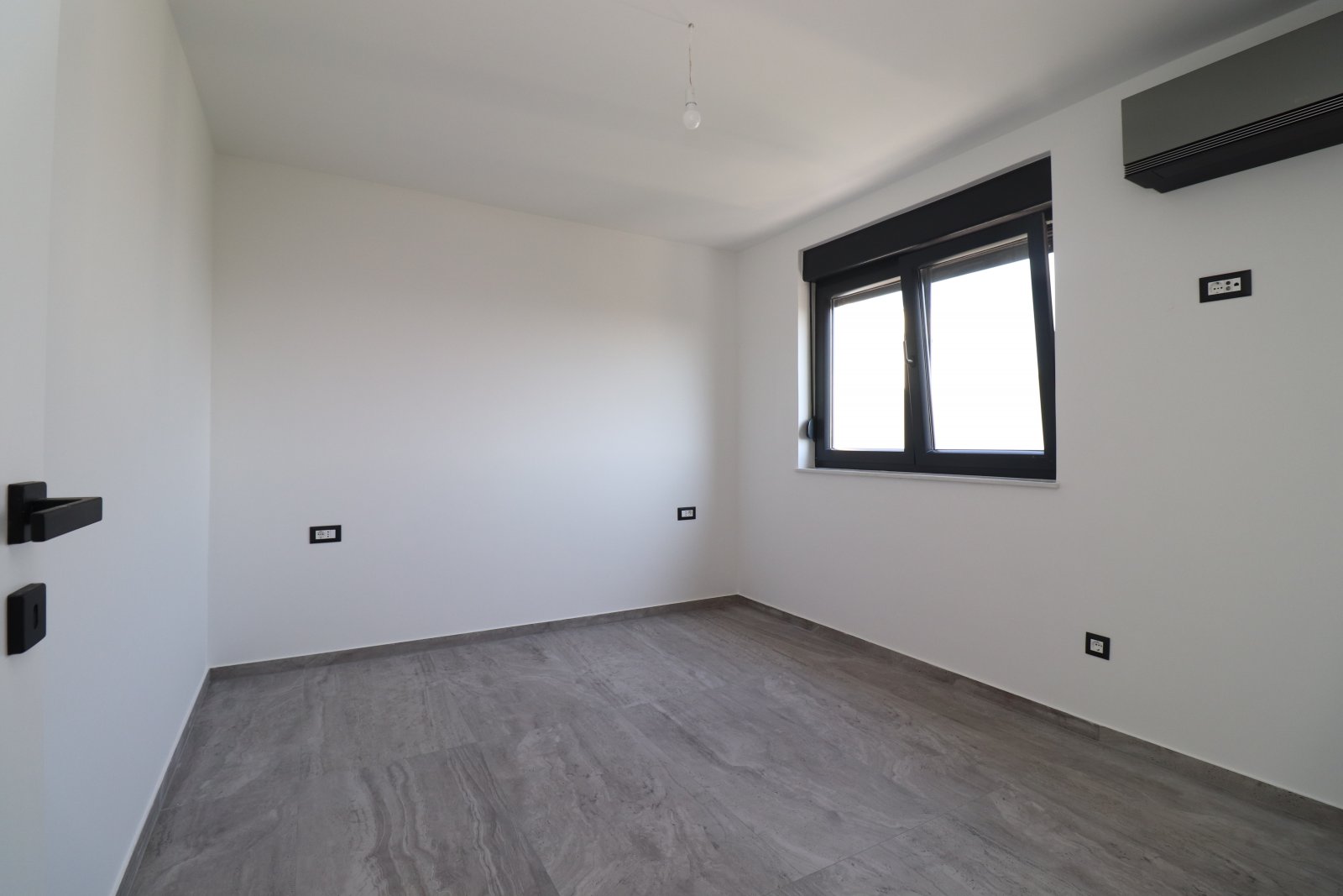 273700 - Wohnung in Murter