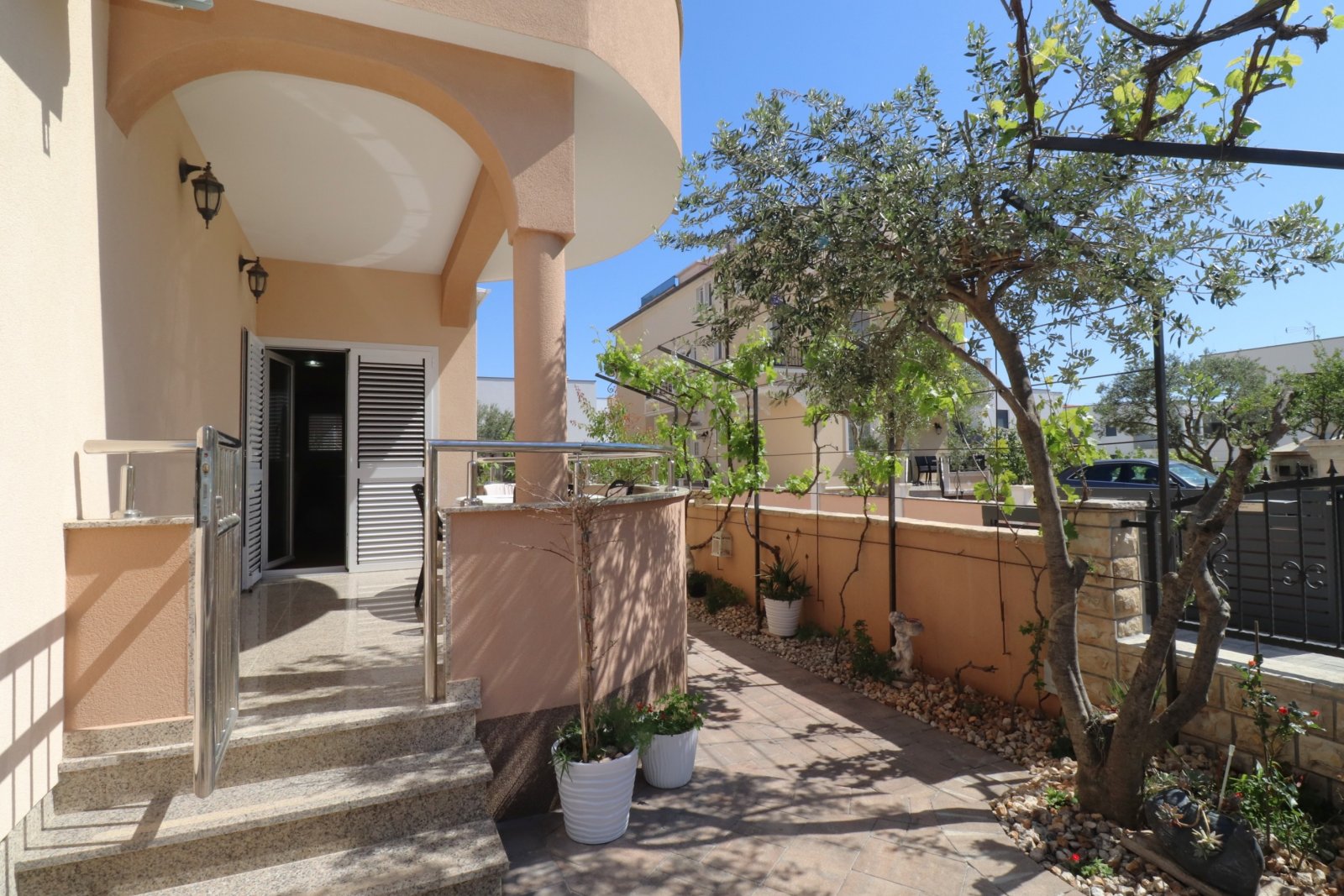 304584 - Villa in Vodice