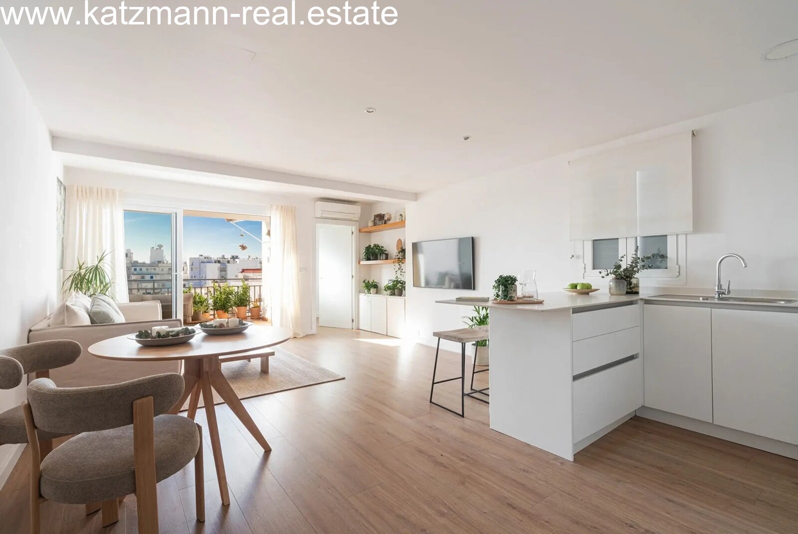 Stilvolles Wohnen im Herzen von Palma – Moderne 4-Zimmer Eigentumswohnung mit Klimaanlage und Komfort